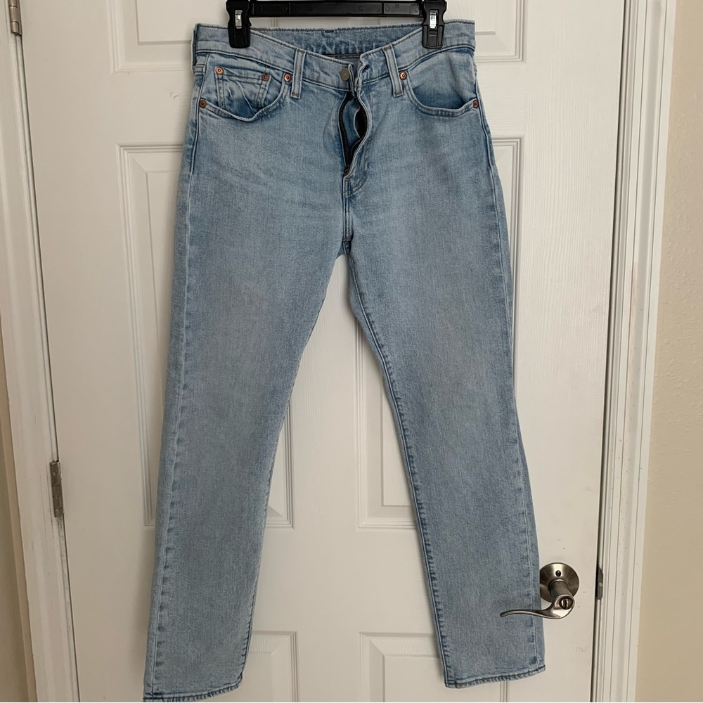 Levi’s Premium 502 30x32 Light Wash Jeans